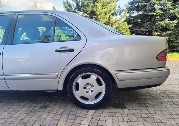 Mercedes-Benz Klasa E cena 16000 przebieg: 270000, rok produkcji 1999 z Żyrardów małe 742